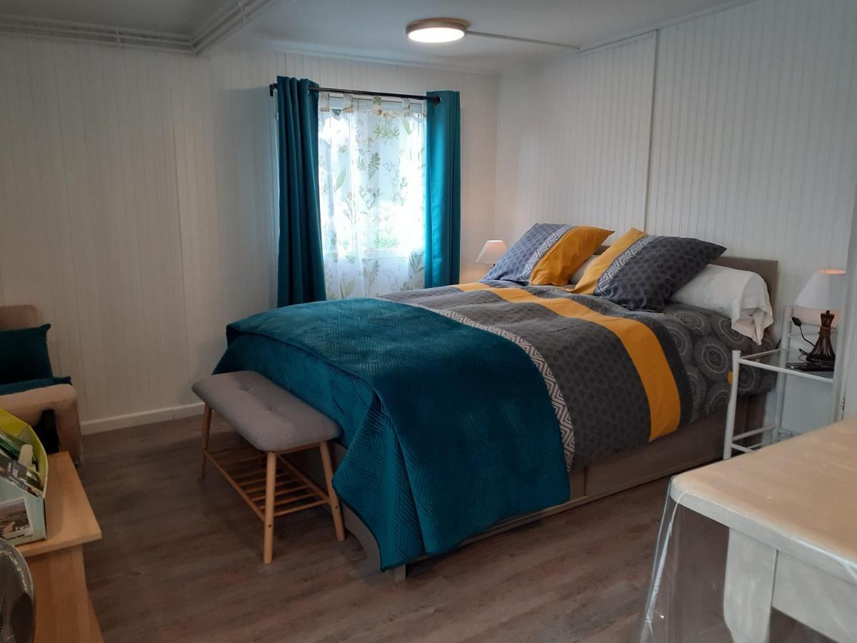 Bed and Breakfast Relais Des Tourterelles La Neuville-aux-Joutes Exterior foto