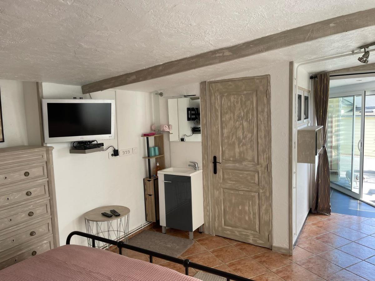 Bed and Breakfast Relais Des Tourterelles La Neuville-aux-Joutes Exterior foto