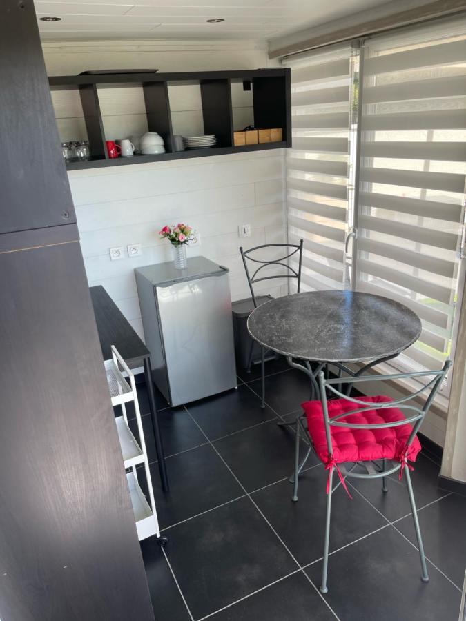 Bed and Breakfast Relais Des Tourterelles La Neuville-aux-Joutes Exterior foto